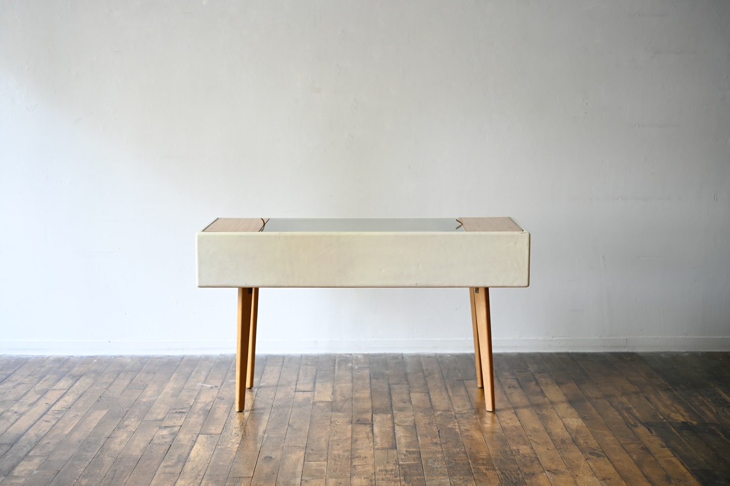 Dressing Table #4660 with Stool #4698