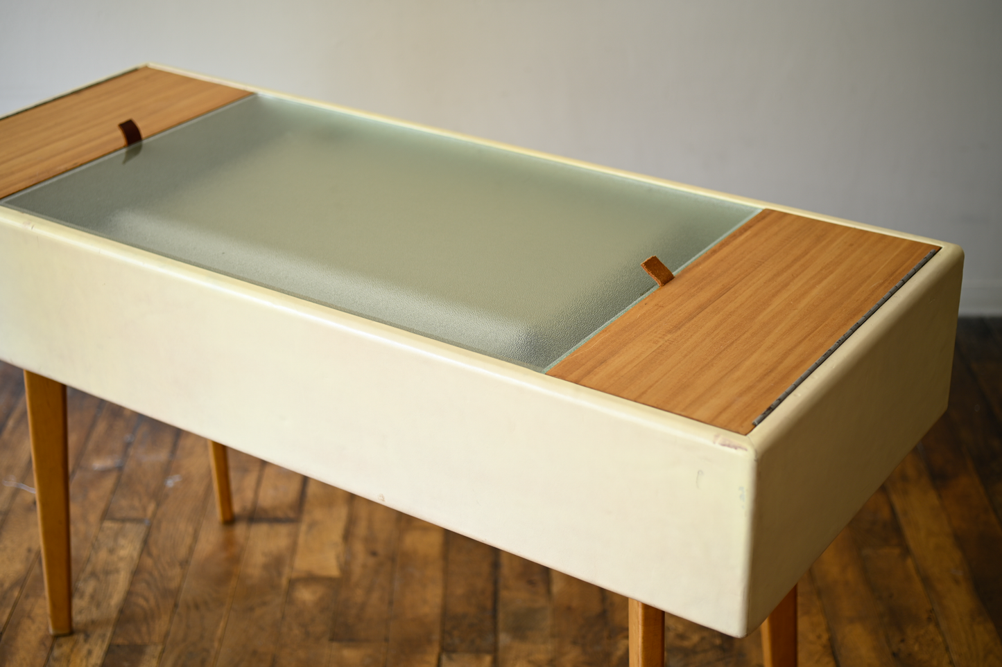 Dressing Table #4660 with Stool #4698