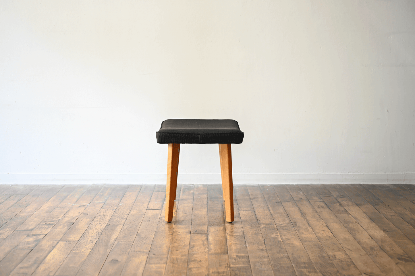 Dressing Table #4660 with Stool #4698