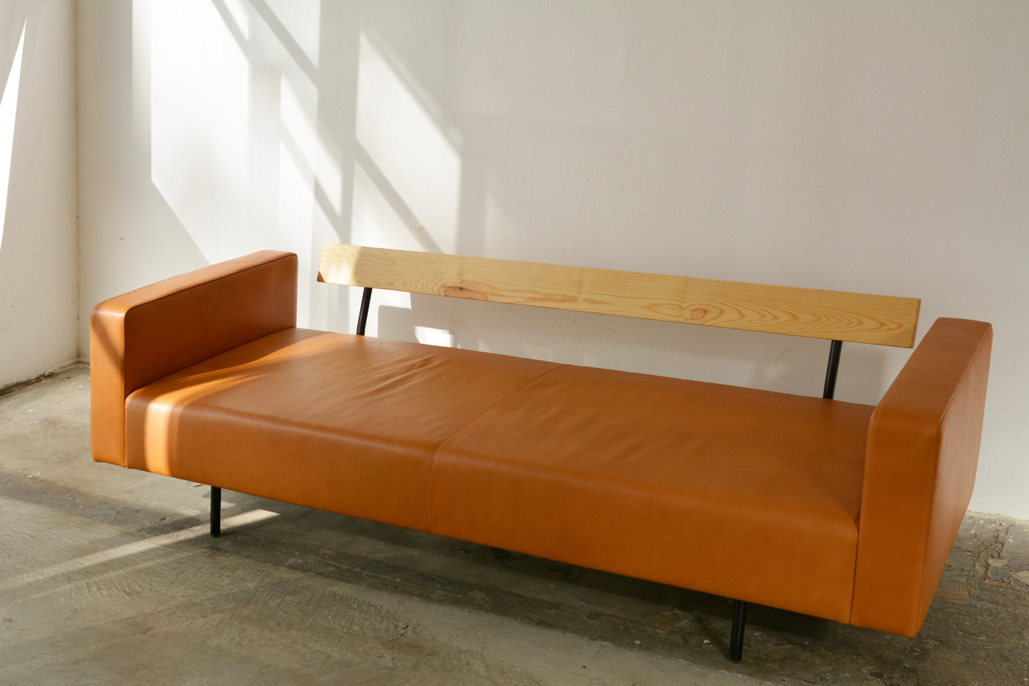 Perch Sofa/Leather