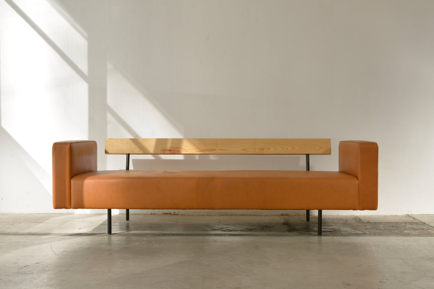 Perch Sofa/Leather