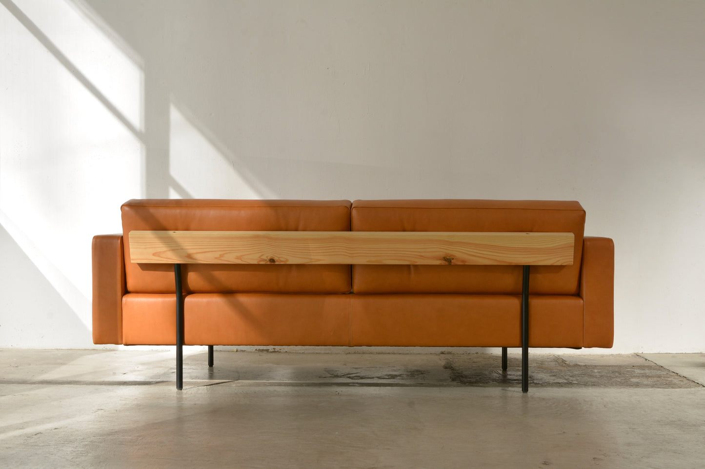 Perch Sofa/Leather