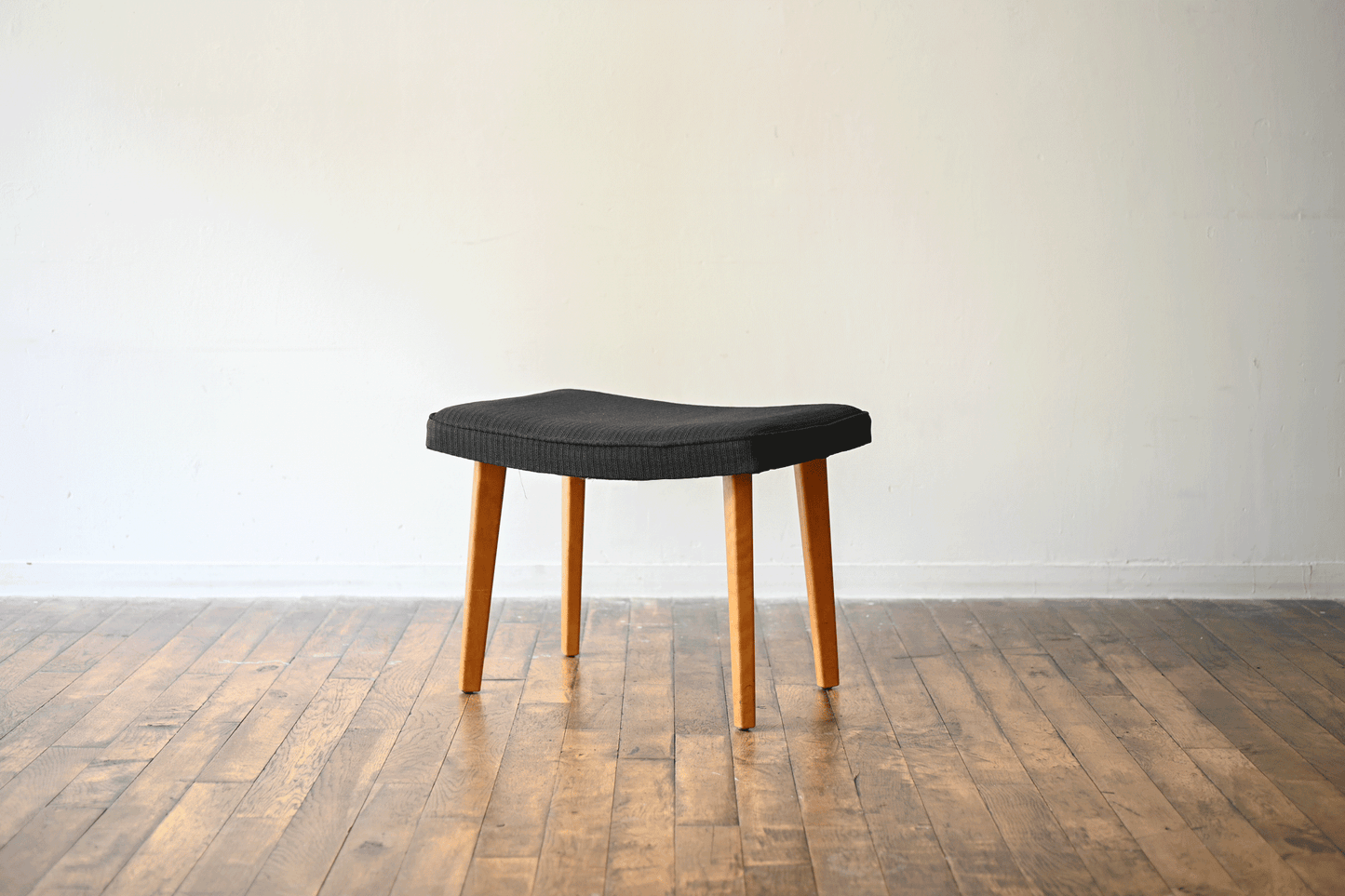 Dressing Table #4660 with Stool #4698