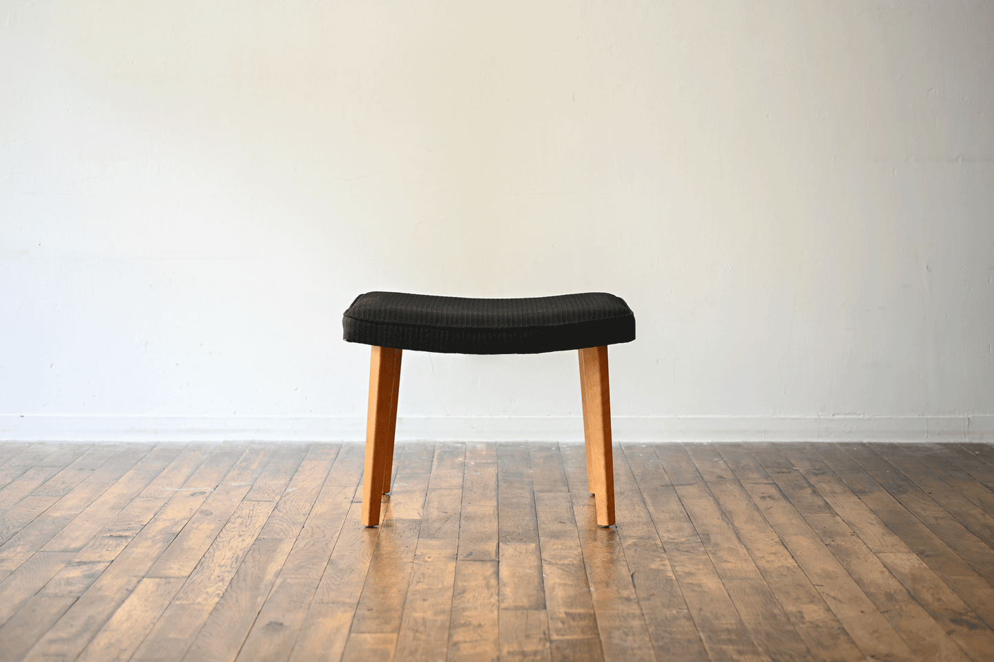 Dressing Table #4660 with Stool #4698