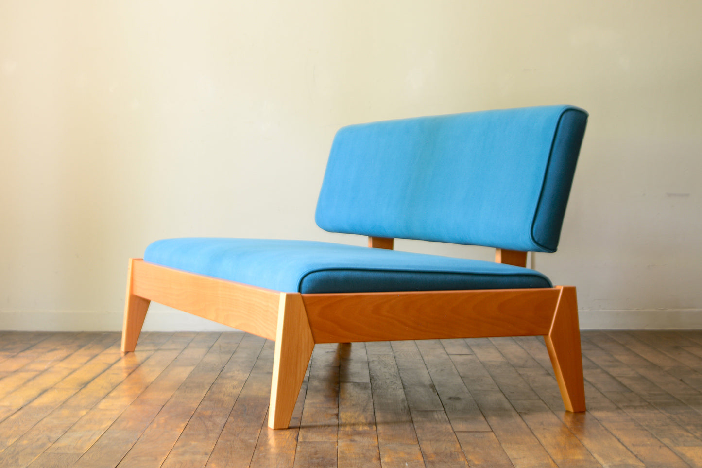 Low Ride Sofa / 2.5seat