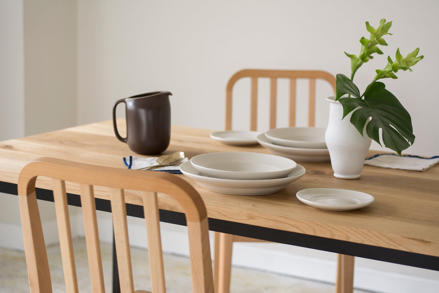Tights Dining Table