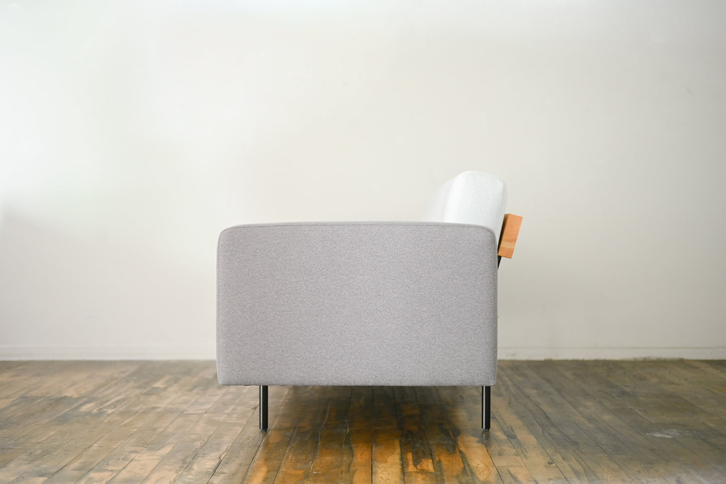 【SALE】Perch Sofa/ Fabric