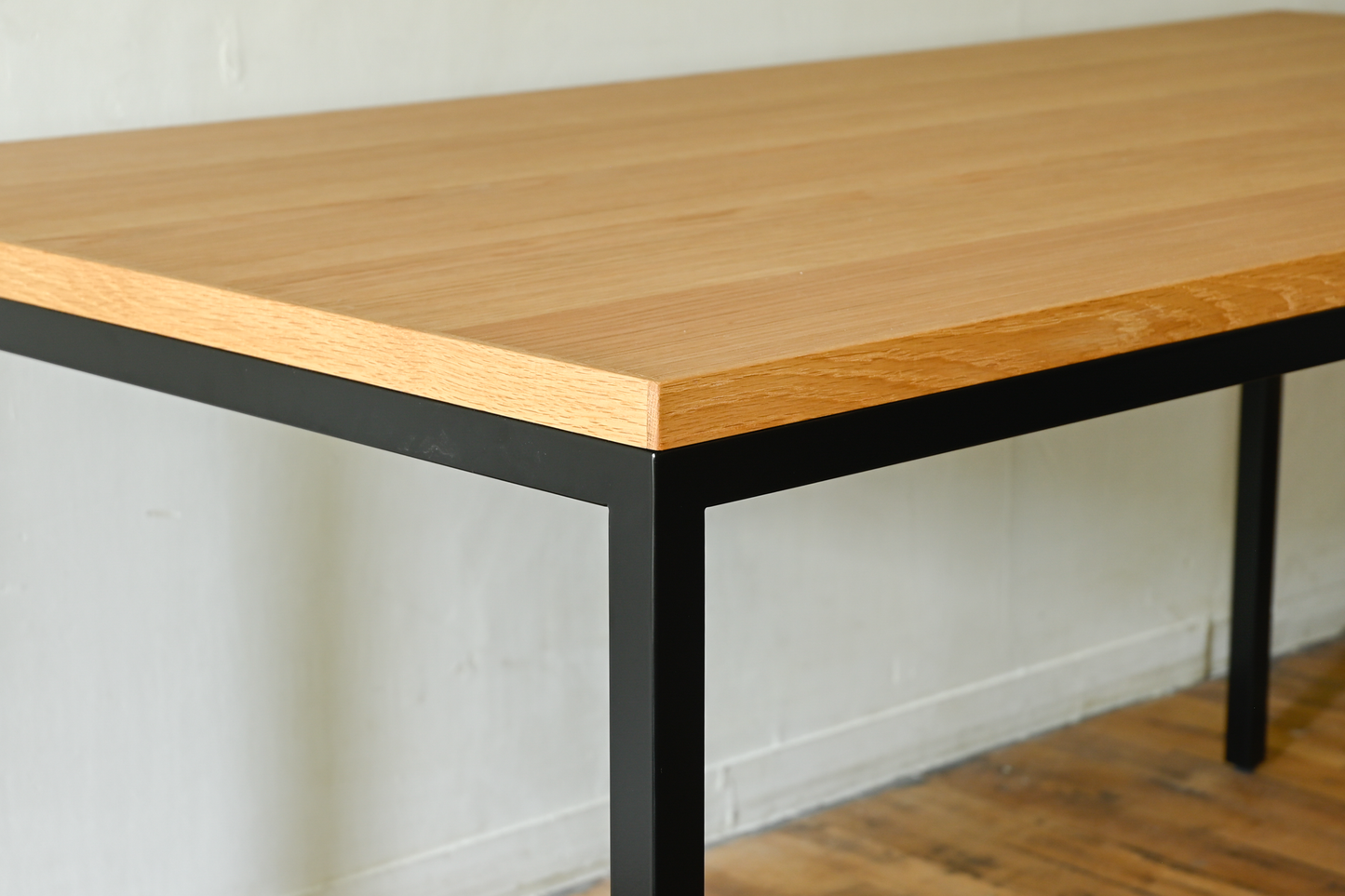 Tights Dining Table