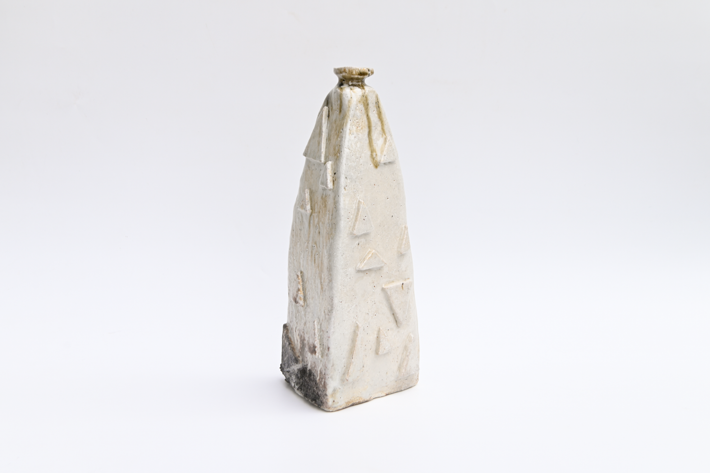 2. Sankaku Vase