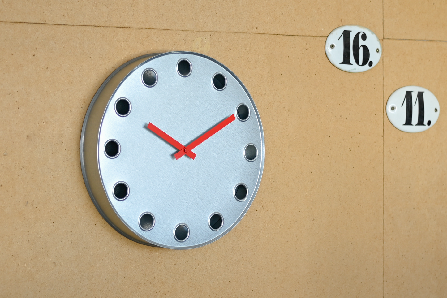 TIN TIME WALL CLOCK