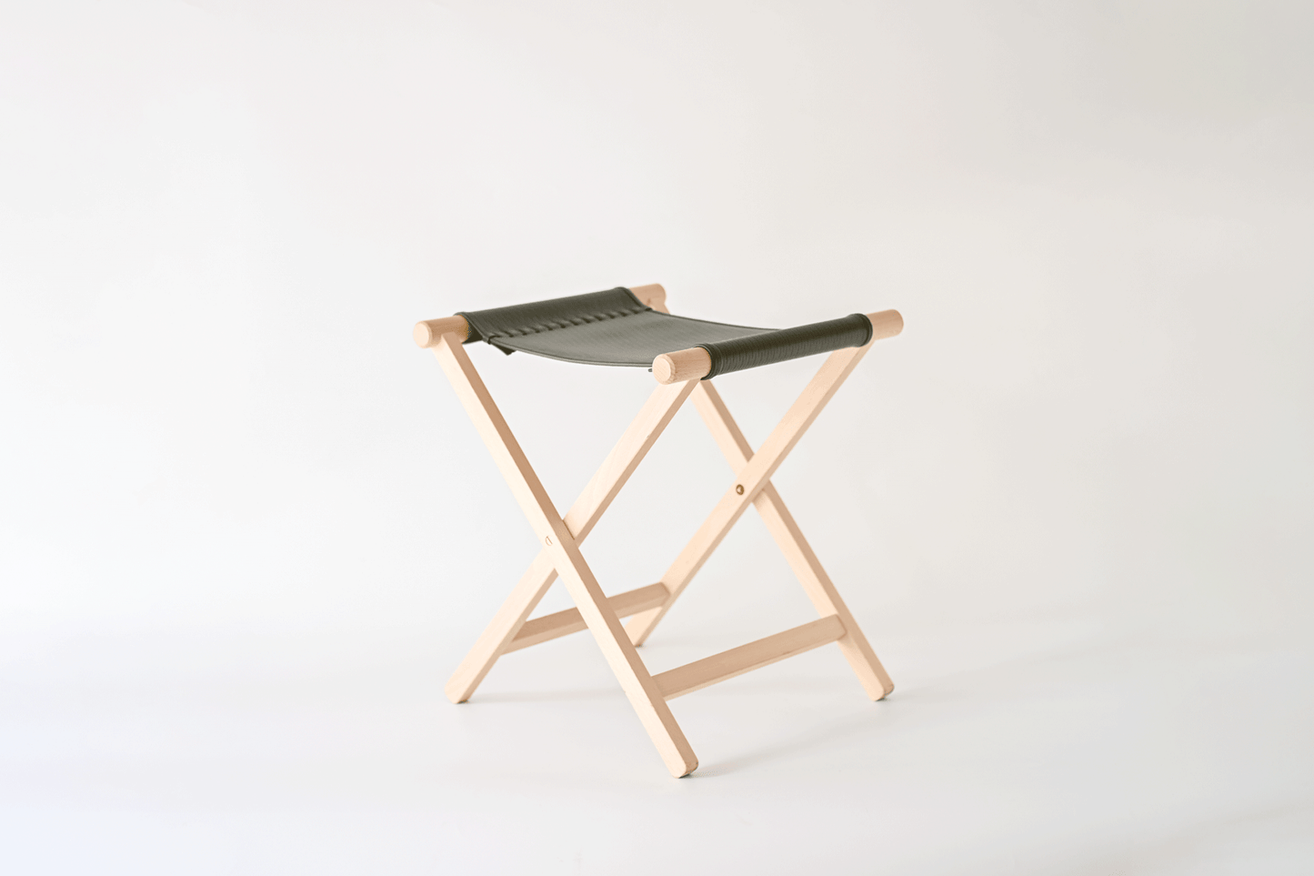NET FOLDING STOOL