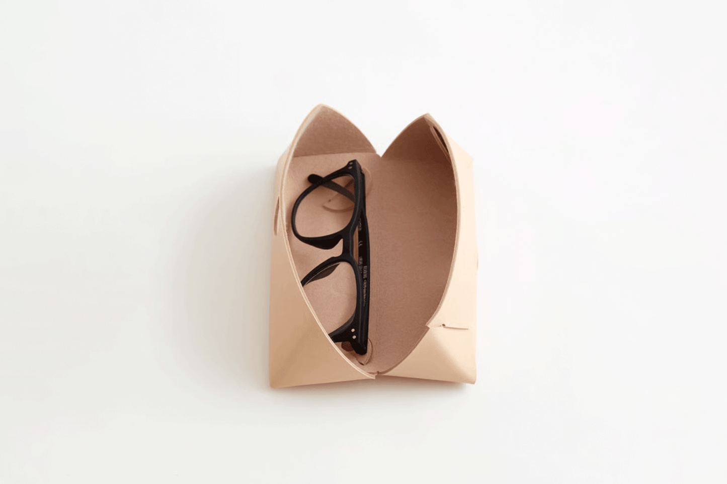 SEAMLESS GLASSES & PEN CASE