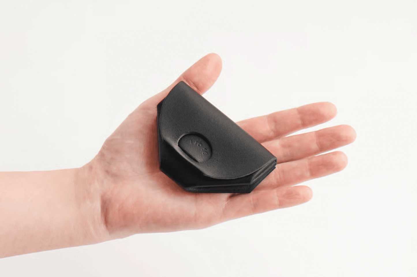 SEAMLESS COIN CASE
