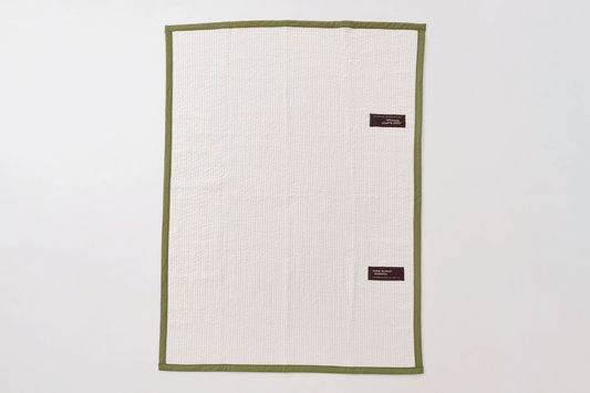 Padded Blanket  (Ivory/Tea green)