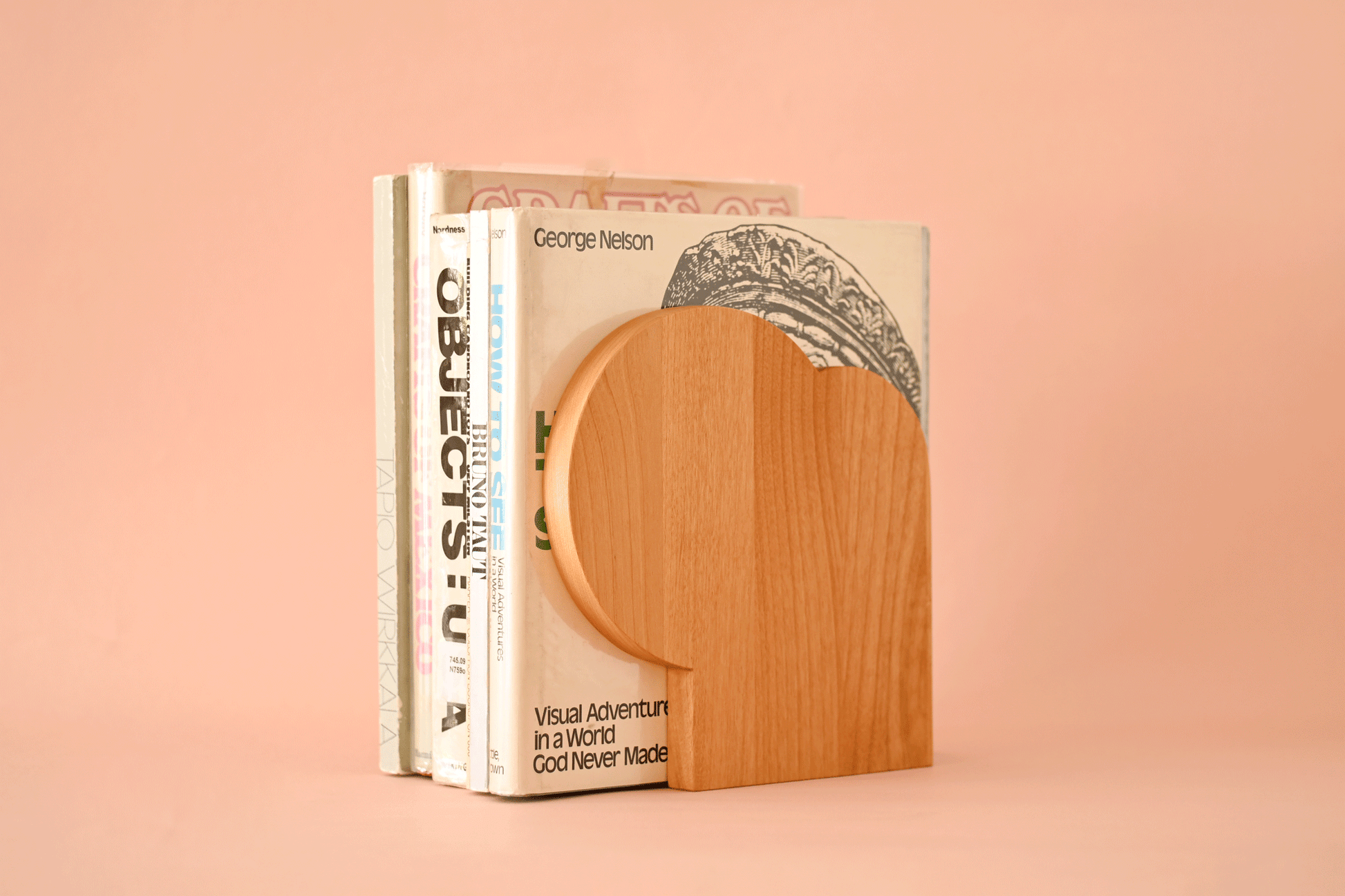 Bookend Designed by WAKA WAKA – Playmountain Bookend Designed by WAKA WAKA – Playmountain