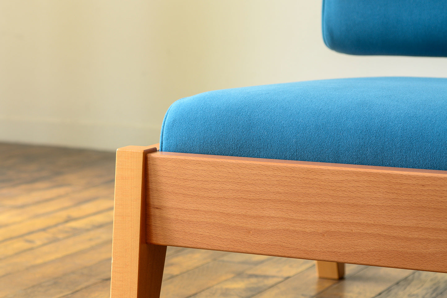 Low Ride Sofa / 2.5seat