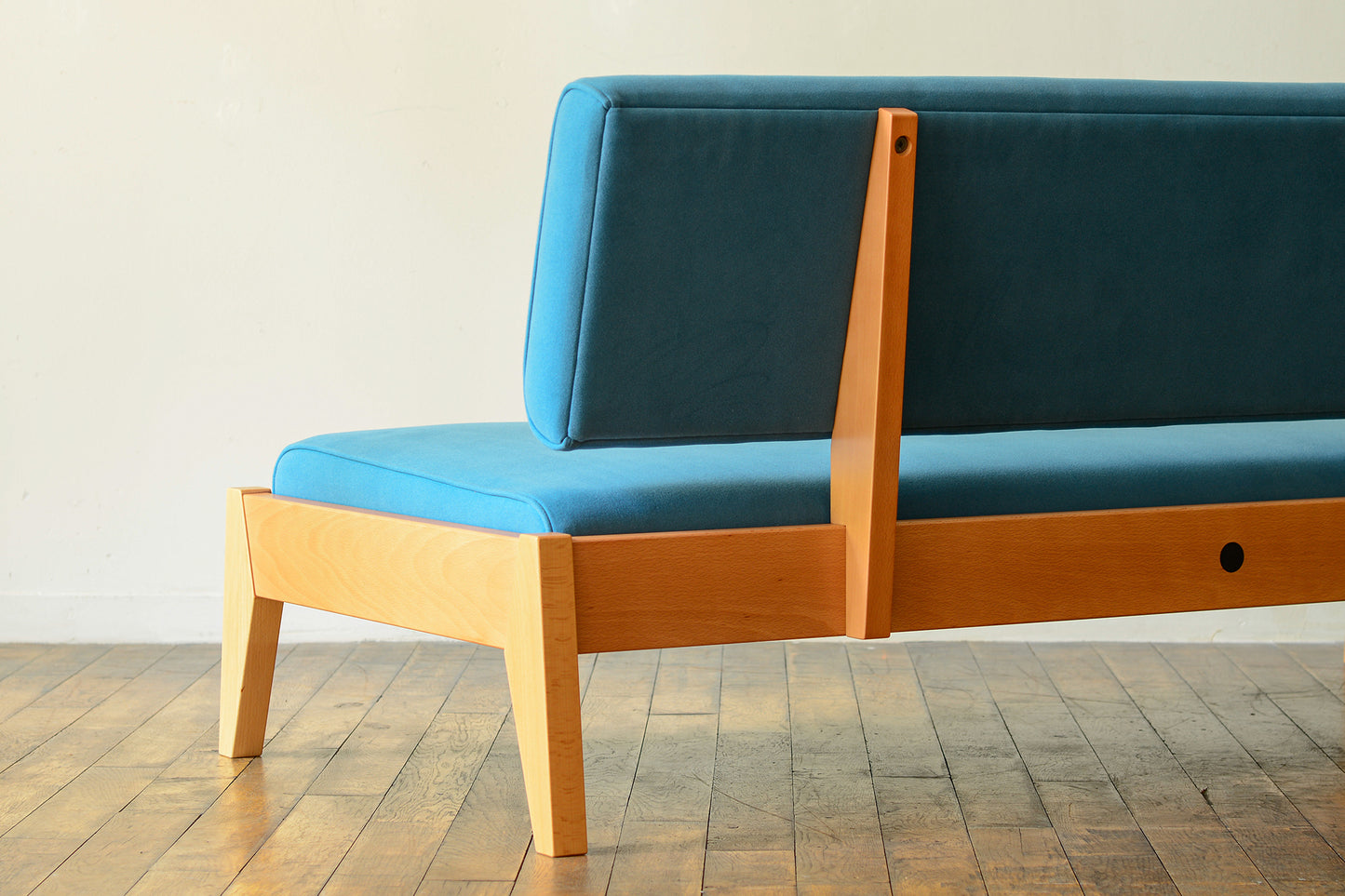 Low Ride Sofa / 2.5seat
