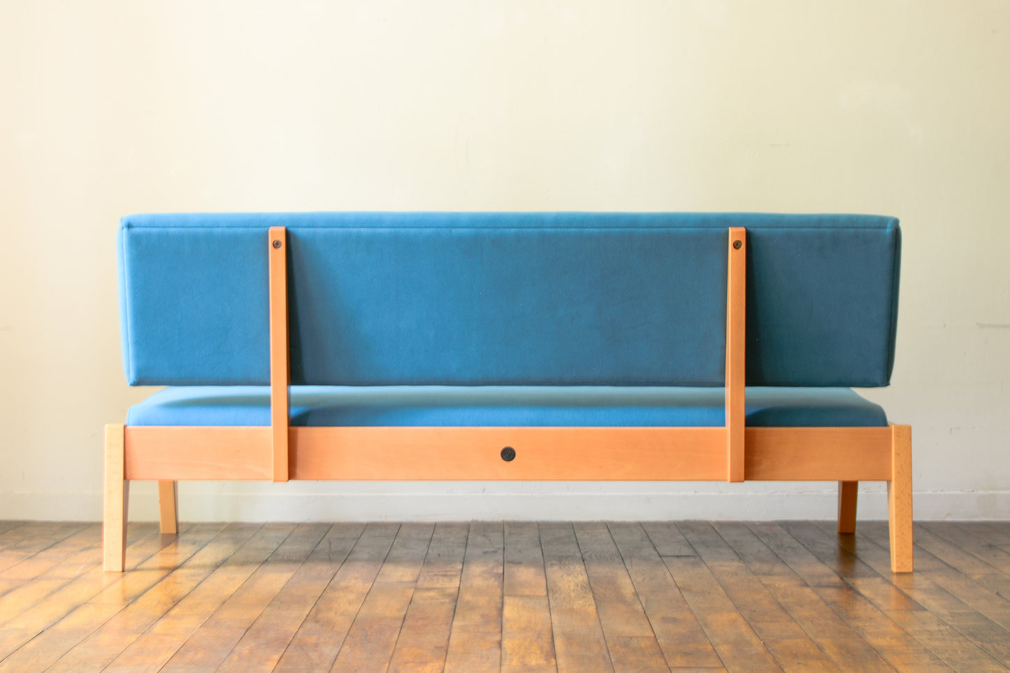 Low Ride Sofa / 2.5seat