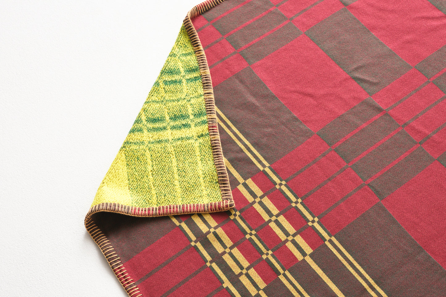 Jacquard Horse Blanket (Burgundy/Brown)