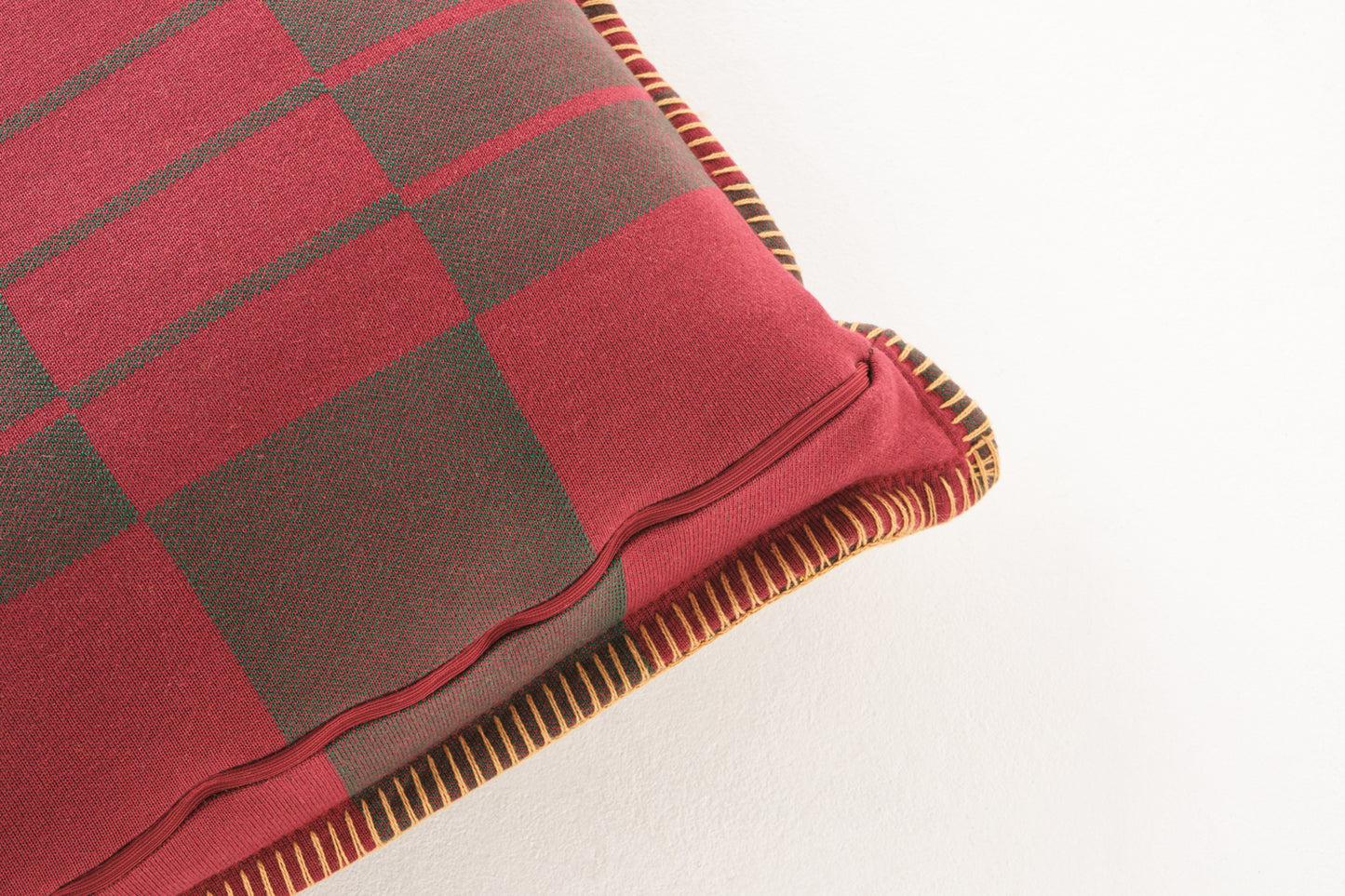 Jacquard Cushion (Burgundy/Brown)